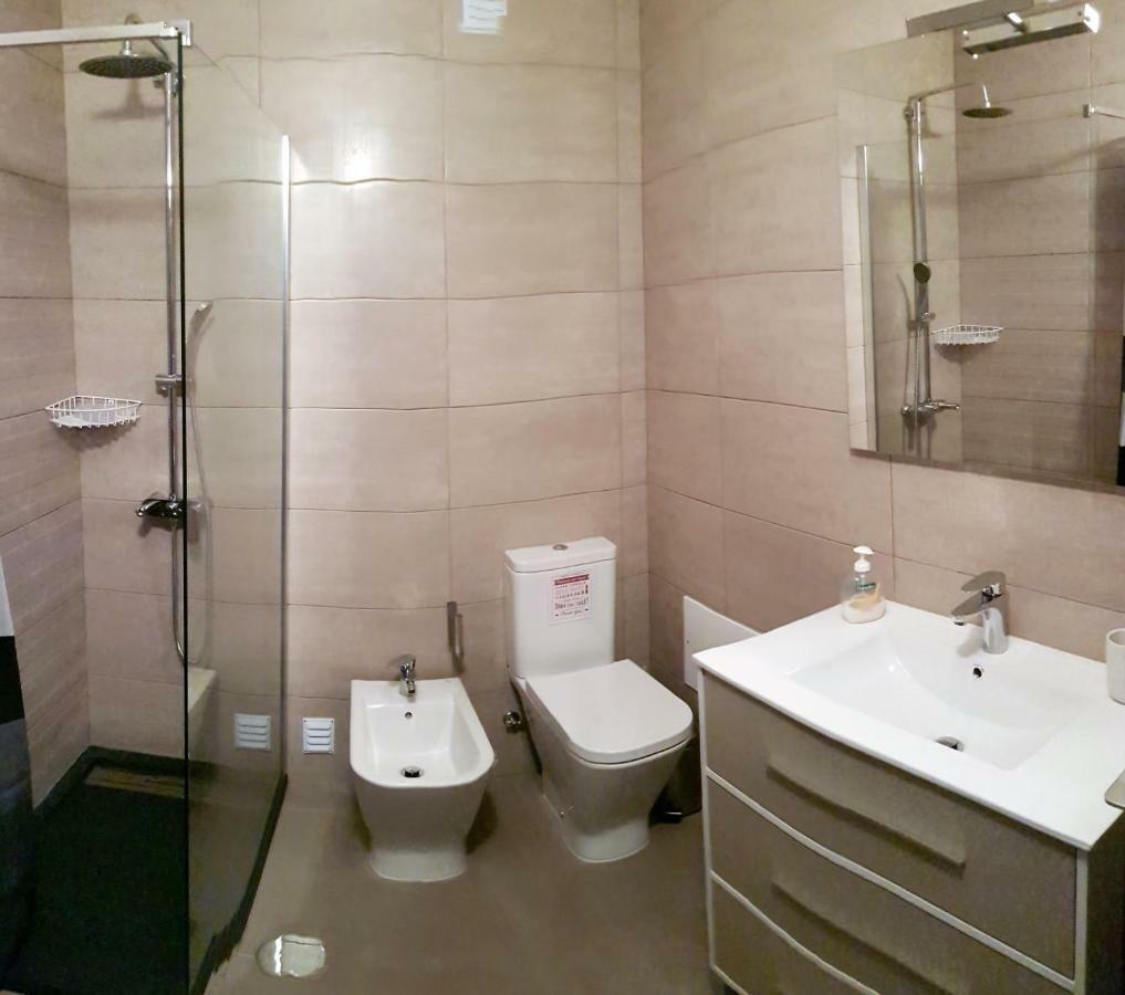 Glory Holiday Rooms Лагос Екстериор снимка